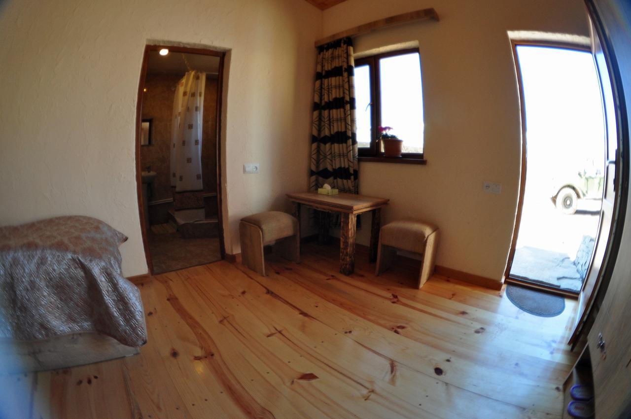 Saro B&B And Safari Tours Tat'ev Eksteriør bilde