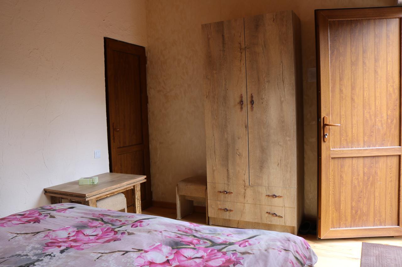 Saro B&B And Safari Tours Tat'ev Eksteriør bilde
