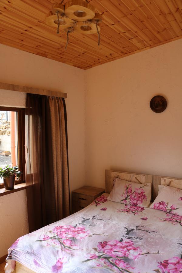 Saro B&B And Safari Tours Tat'ev Eksteriør bilde