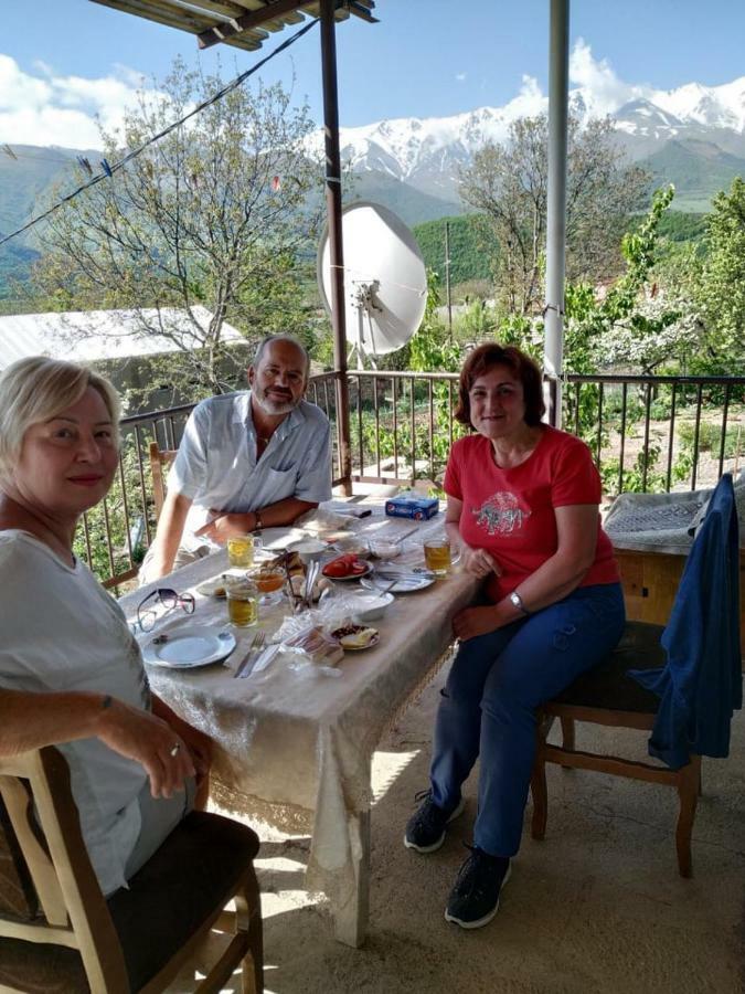 Saro B&B And Safari Tours Tat'ev Eksteriør bilde
