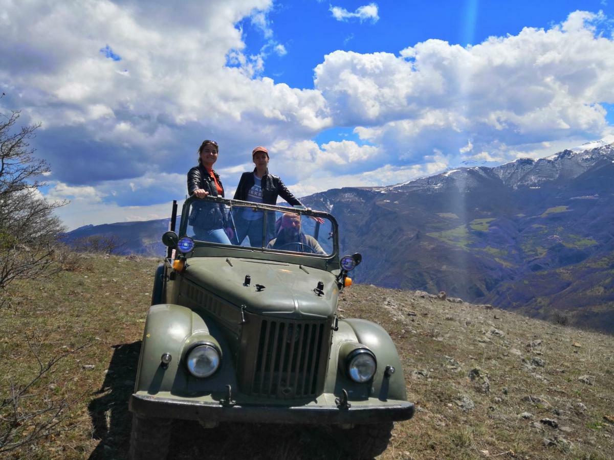Saro B&B And Safari Tours Tat'ev Eksteriør bilde